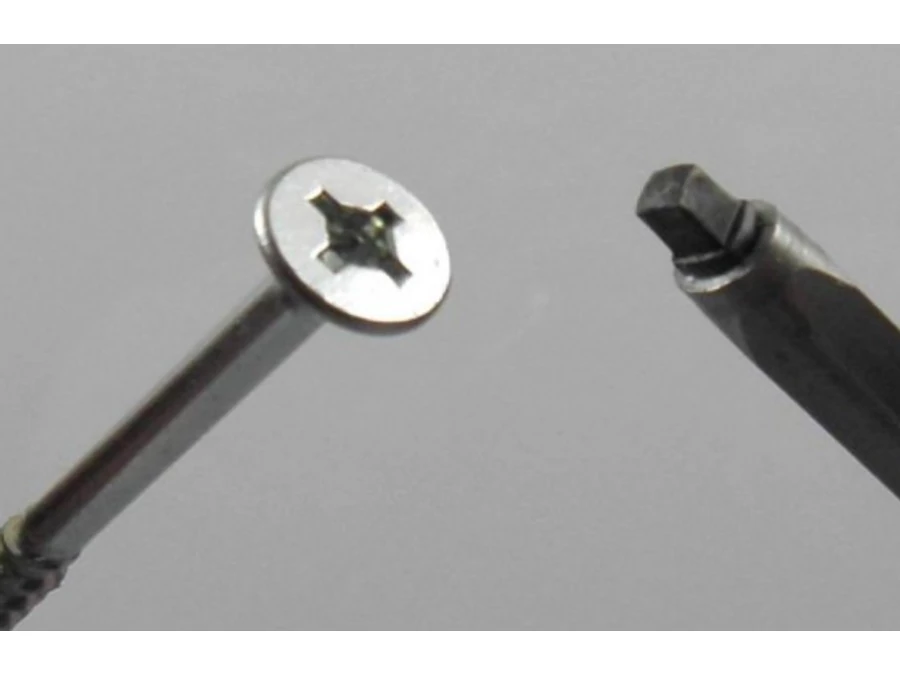 Csavar Uniquadrex 4x16 süllyesztett fej cink fehér